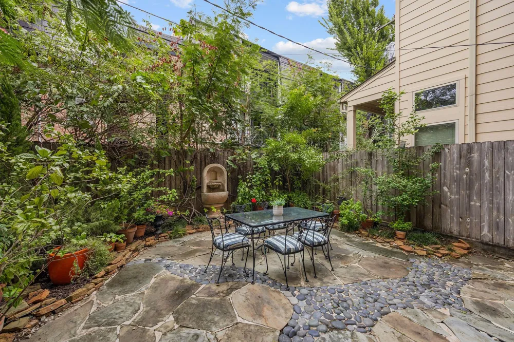 1518 W Clay Street Houston, TX 77019