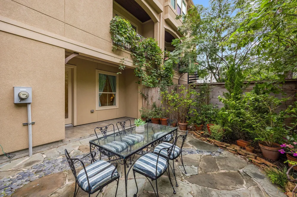 1518 W Clay Street Houston, TX 77019