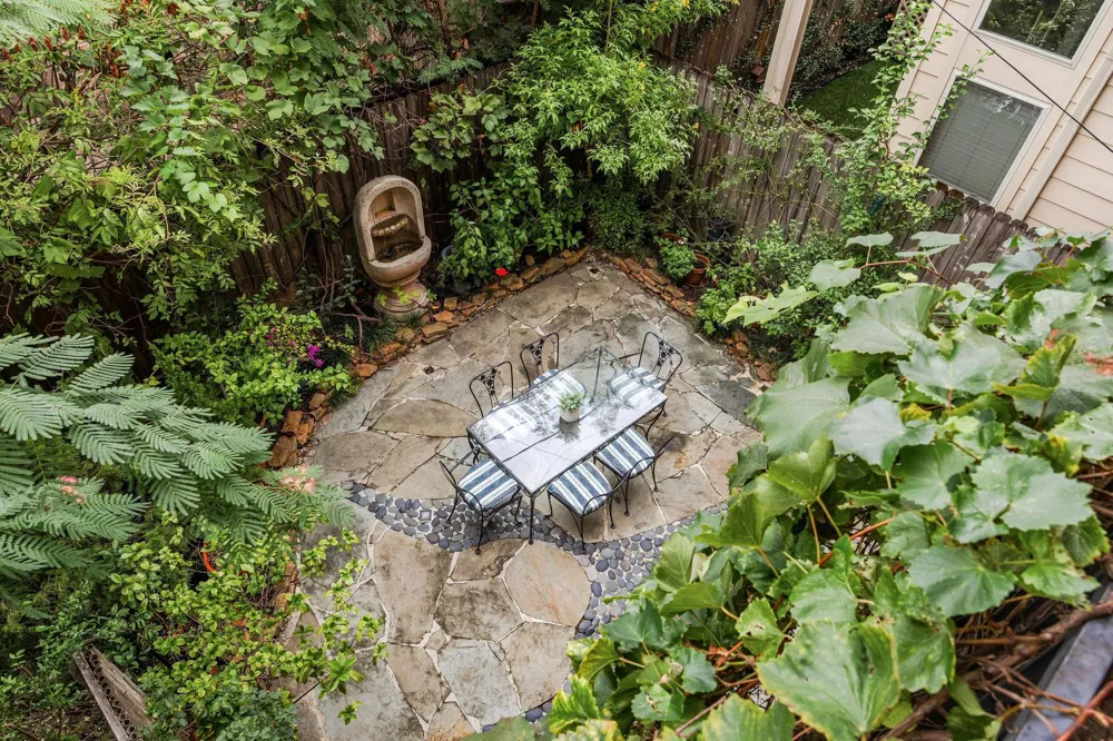1518 W Clay Street Houston, TX 77019