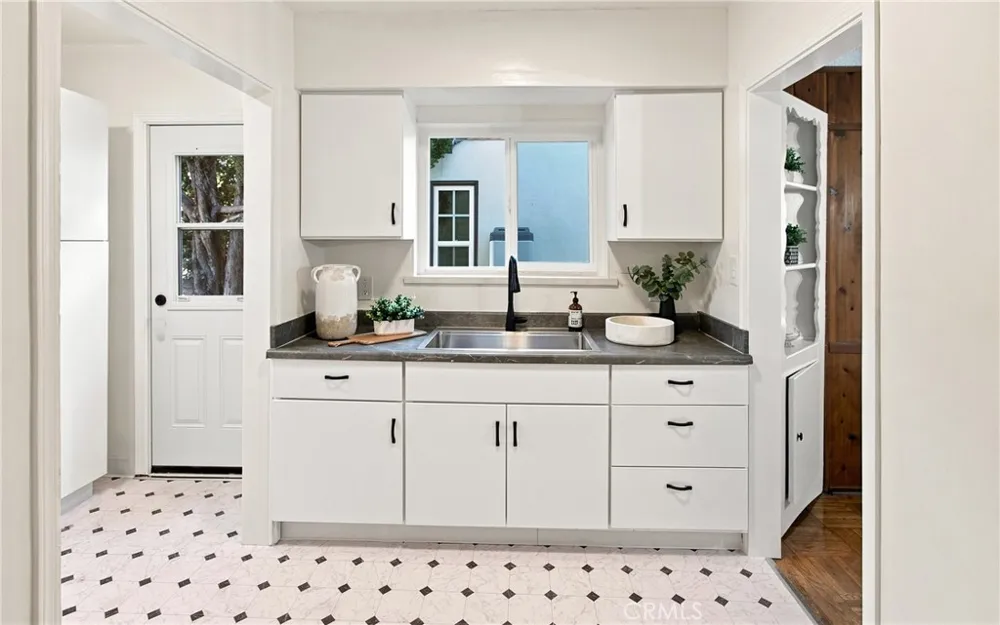 849 Buena Vista Burbank, CA 91505