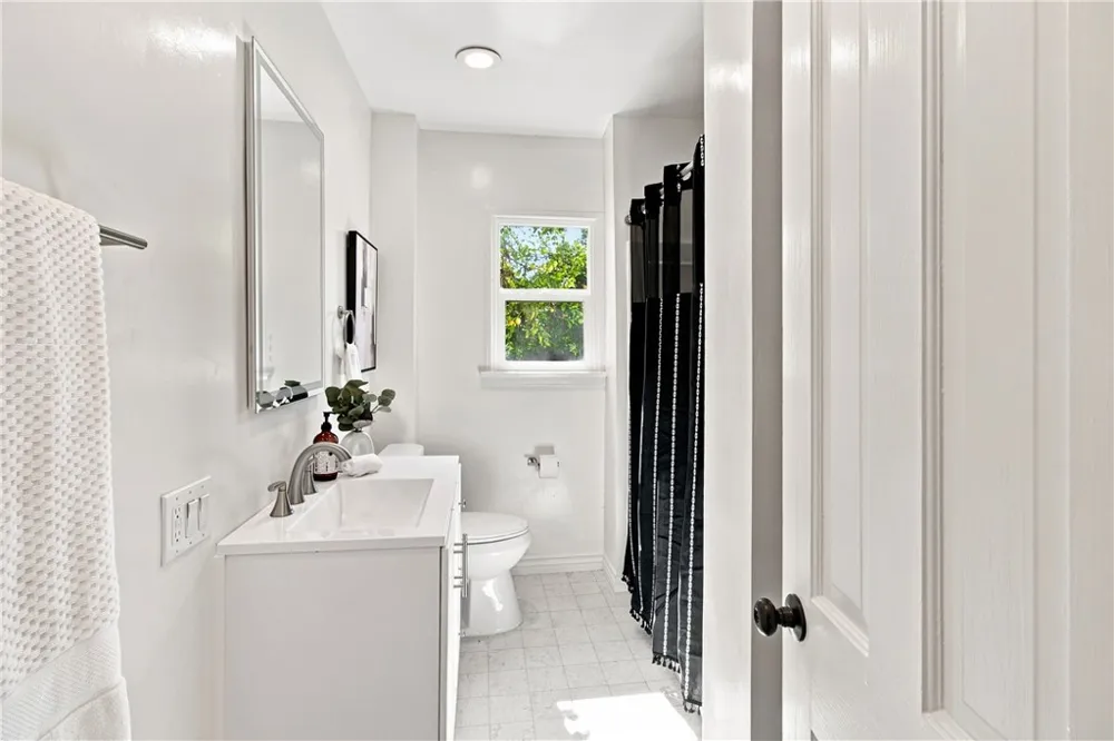849 Buena Vista Burbank, CA 91505