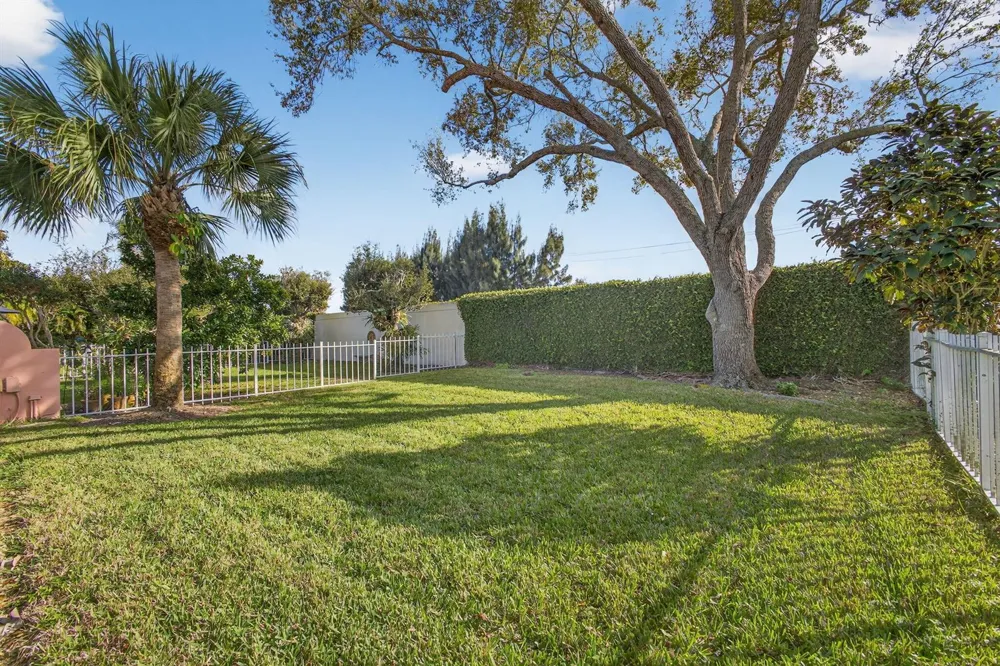 4238 ROYAL OAK DRIVE Palm Beach Gardens, FL 33410