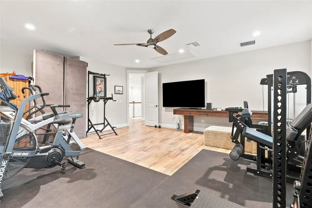 4309 W BARCELONA STREET Tampa, FL 33629