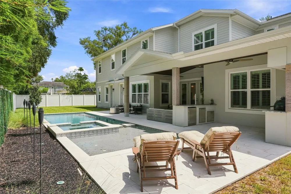 4309 W BARCELONA STREET Tampa, FL 33629
