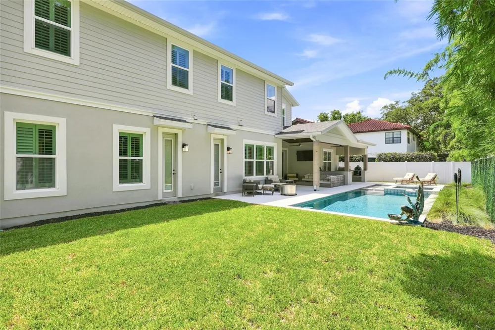 4309 W BARCELONA STREET Tampa, FL 33629