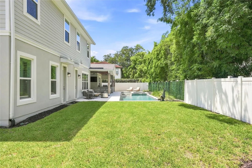 4309 W BARCELONA STREET Tampa, FL 33629
