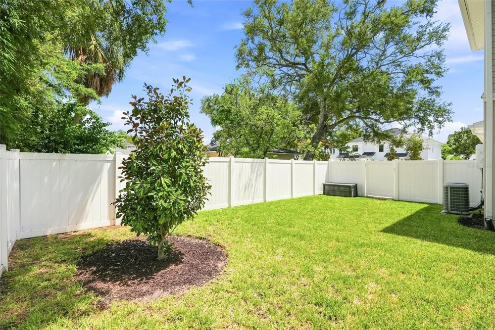 4309 W BARCELONA STREET Tampa, FL 33629