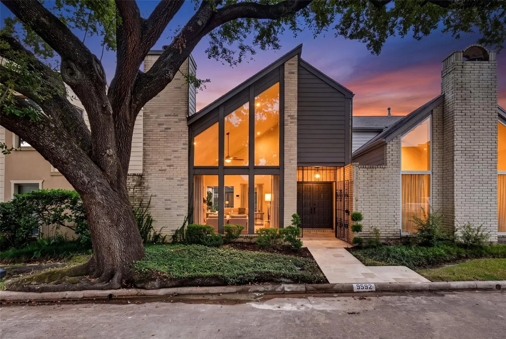 9592 Doliver Drive Houston, TX 77063