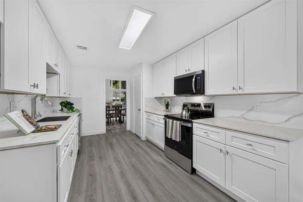 9592 Doliver Drive Houston, TX 77063