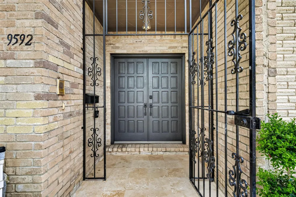 9592 Doliver Drive Houston, TX 77063