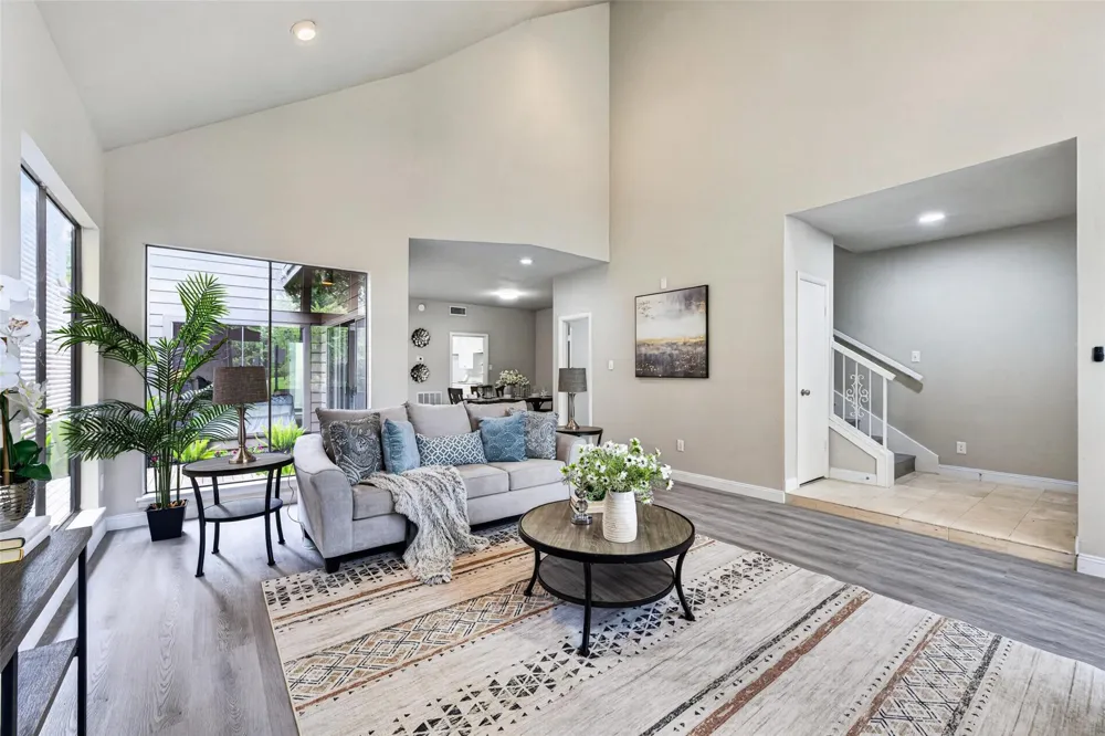 9592 Doliver Drive Houston, TX 77063