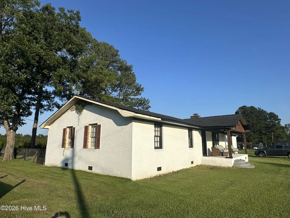 2182 Crusoe Island Road Whiteville, NC 28472
