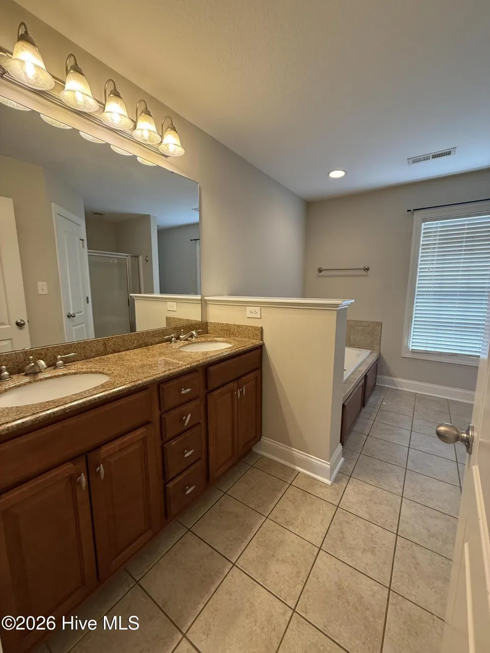 2204 Dovedale Drive #B Greenville, NC 27834