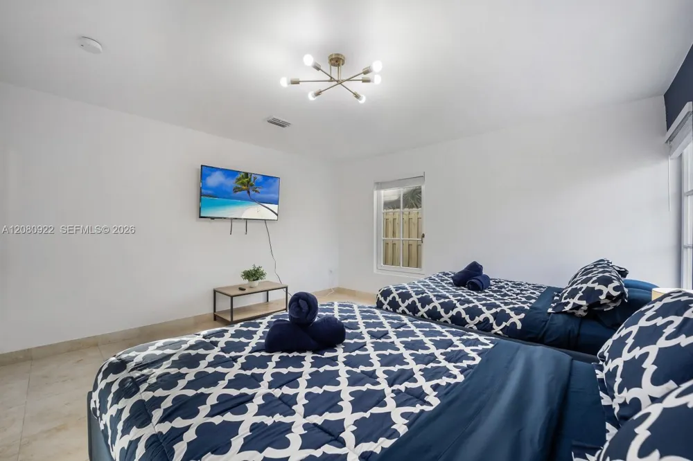 2286 NE 215th St #2286 Miami, FL 33180