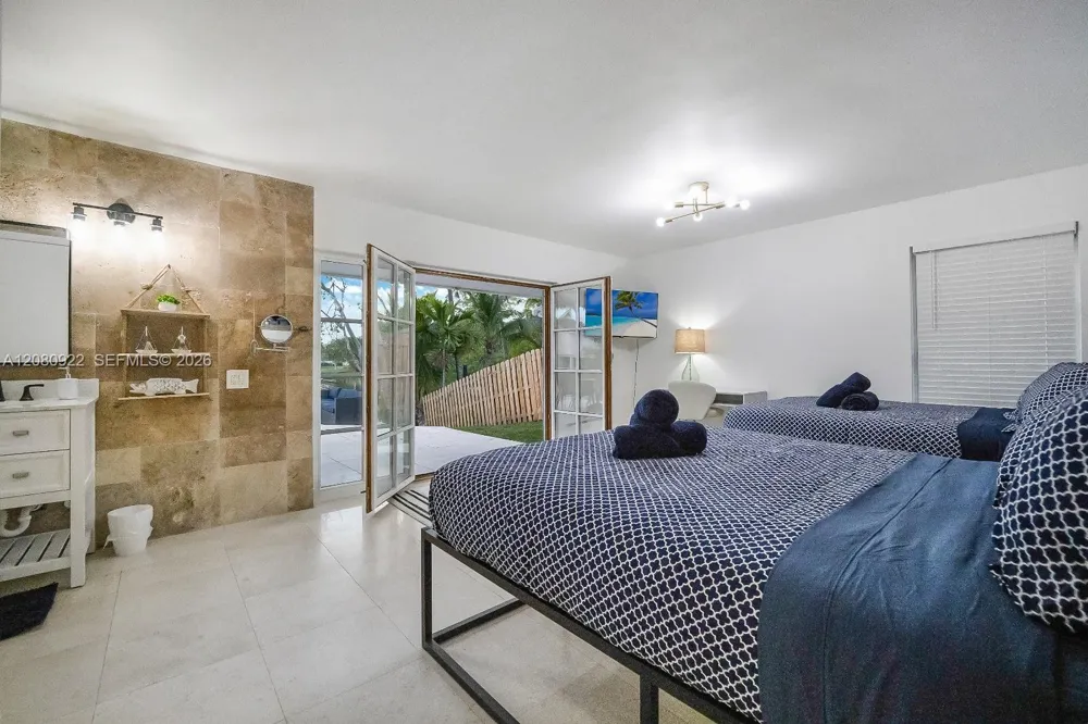 2286 NE 215th St #2286 Miami, FL 33180
