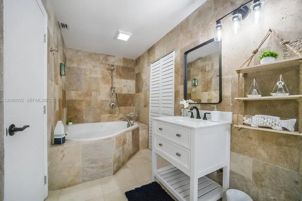 2286 NE 215th St #2286 Miami, FL 33180