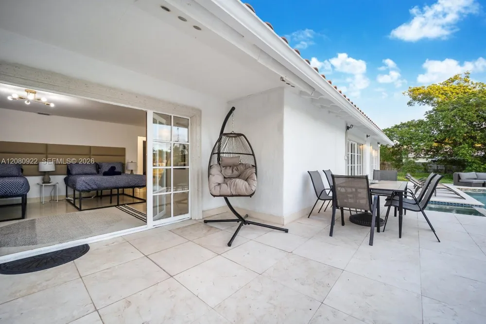 2286 NE 215th St #2286 Miami, FL 33180