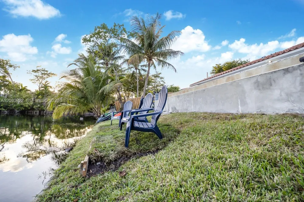 2286 NE 215th St #2286 Miami, FL 33180