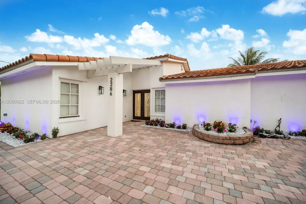 2286 NE 215th St #2286 Miami, FL 33180