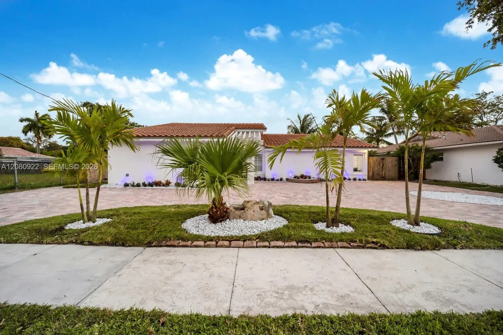 2286 NE 215th St #2286 Miami, FL 33180