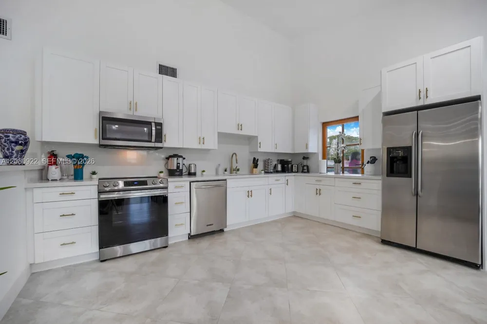 2286 NE 215th St #2286 Miami, FL 33180