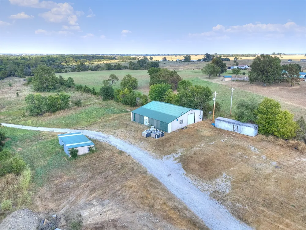 9711 US Highway 60 Road Nowata, OK 74048