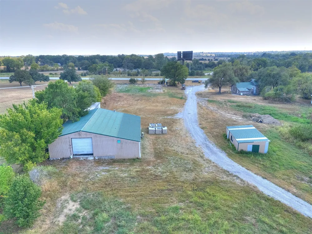 9711 US Highway 60 Road Nowata, OK 74048