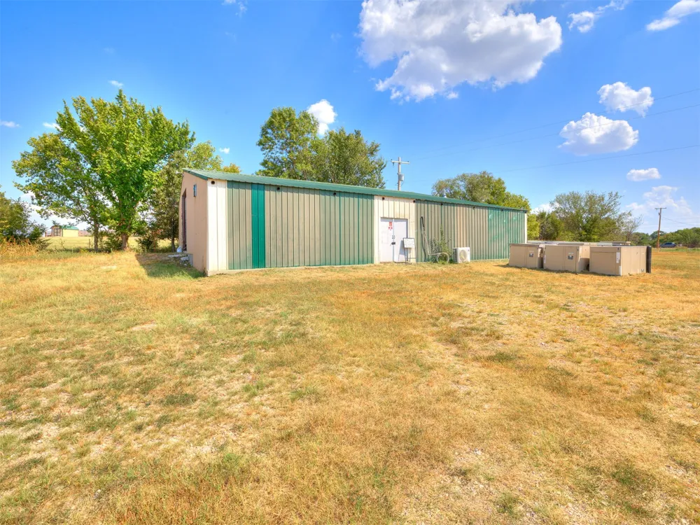9711 US Highway 60 Road Nowata, OK 74048