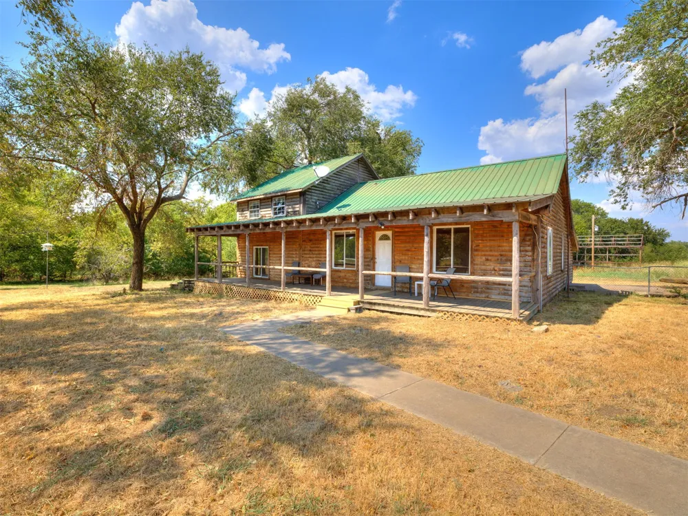 9711 US Highway 60 Road Nowata, OK 74048