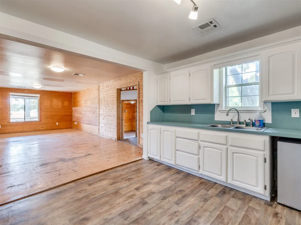 9711 US Highway 60 Road Nowata, OK 74048