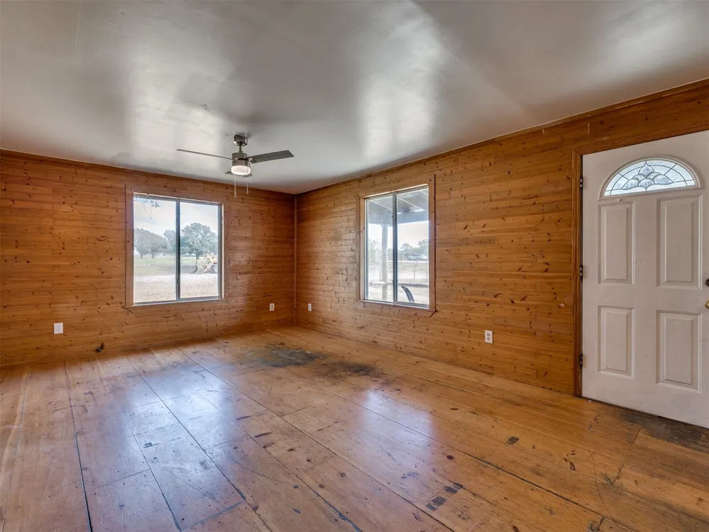 9711 US Highway 60 Road Nowata, OK 74048