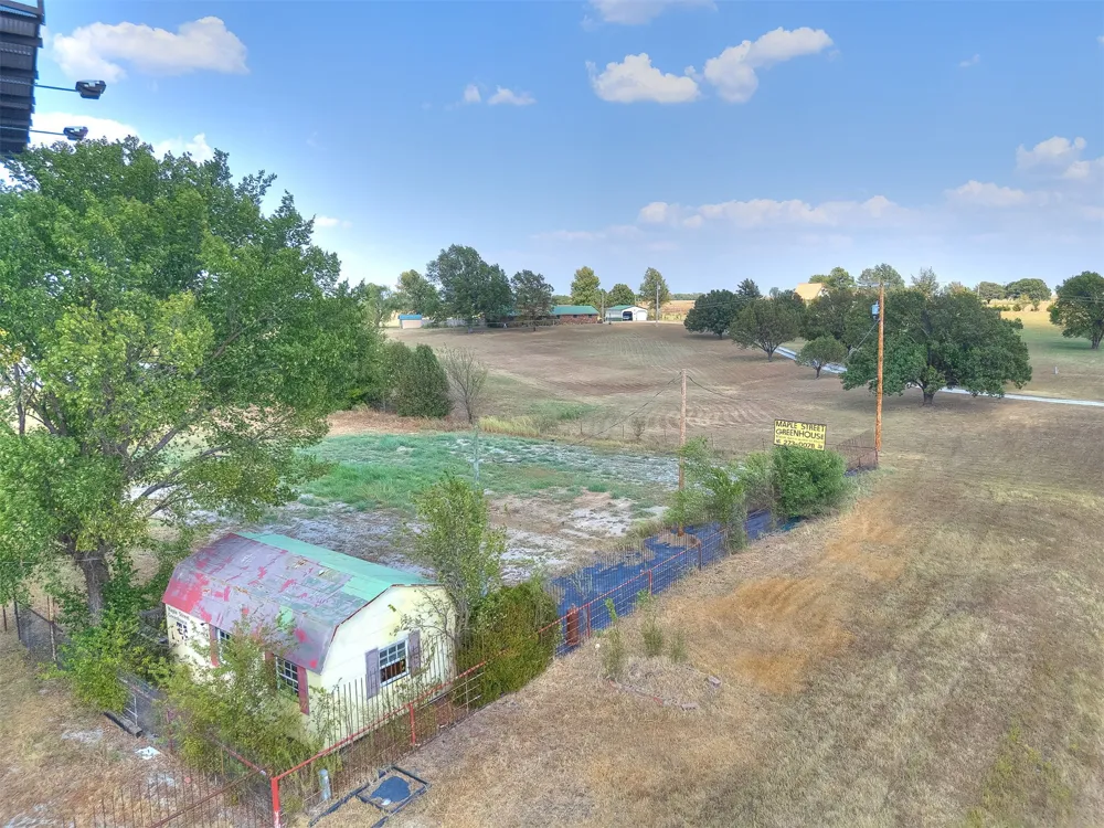 9711 US Highway 60 Road Nowata, OK 74048