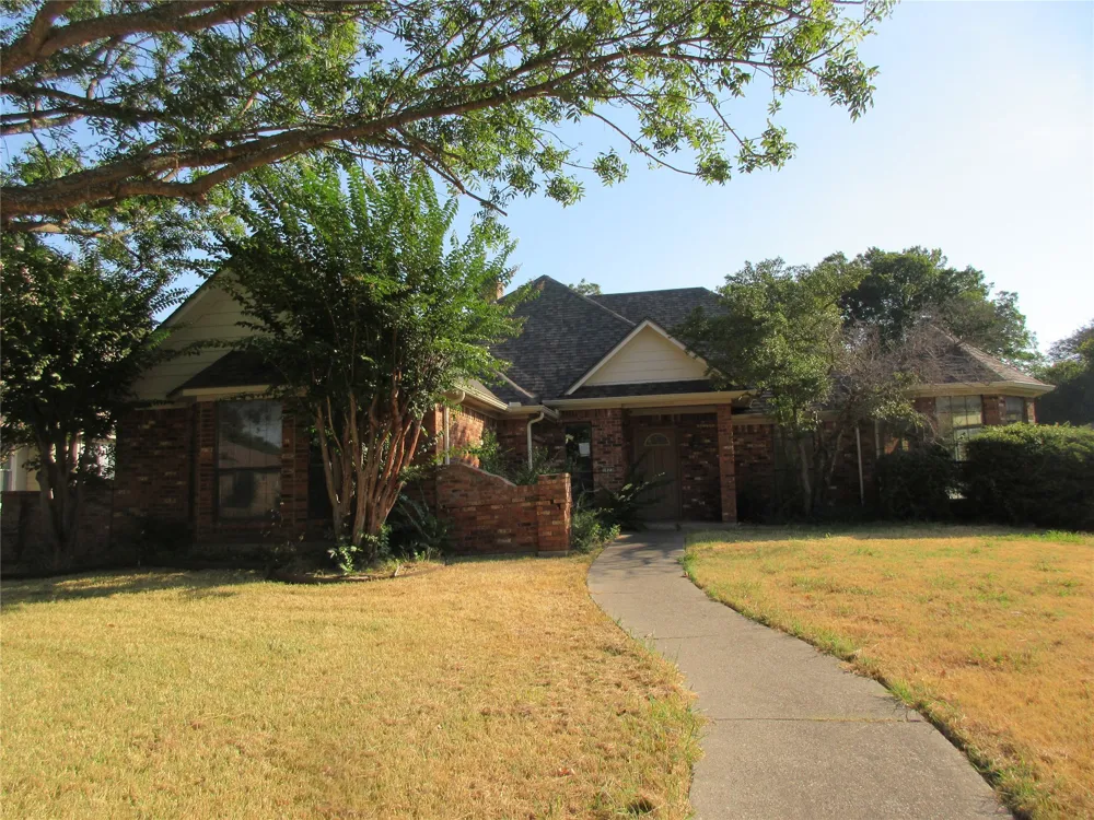 1823 Green Tree Lane Duncanville, TX 75137