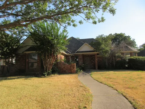 1823 Green Tree Lane
