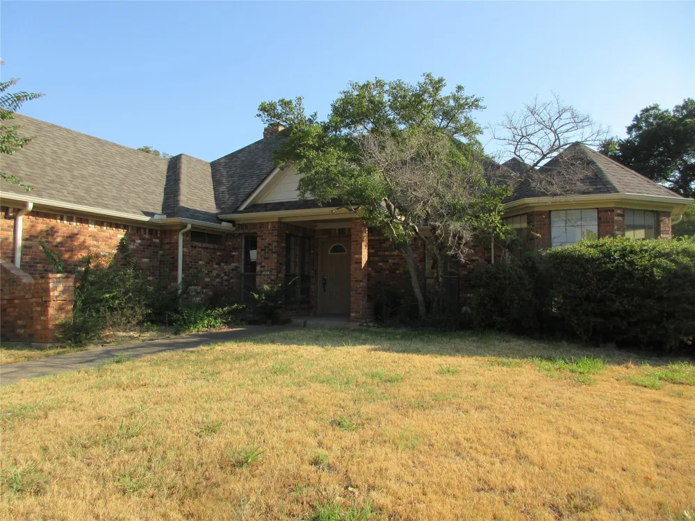 1823 Green Tree Lane Duncanville, TX 75137