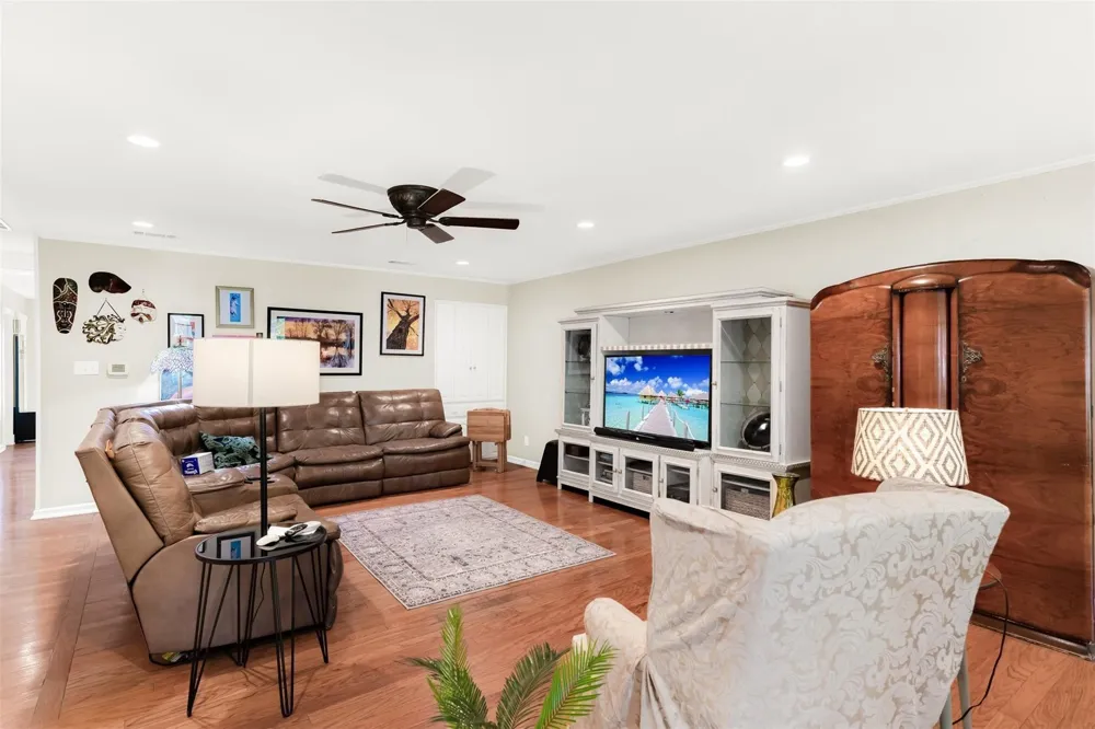 319 E Spring Valley Road Richardson, TX 75081