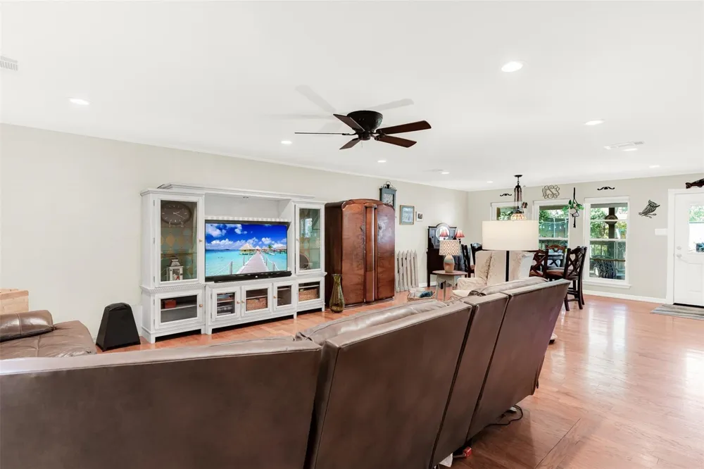 319 E Spring Valley Road Richardson, TX 75081