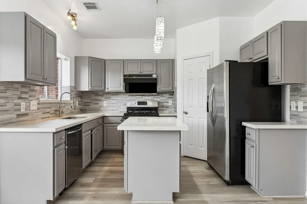 12206 Meadow Park Court Meadows Place, TX 77477
