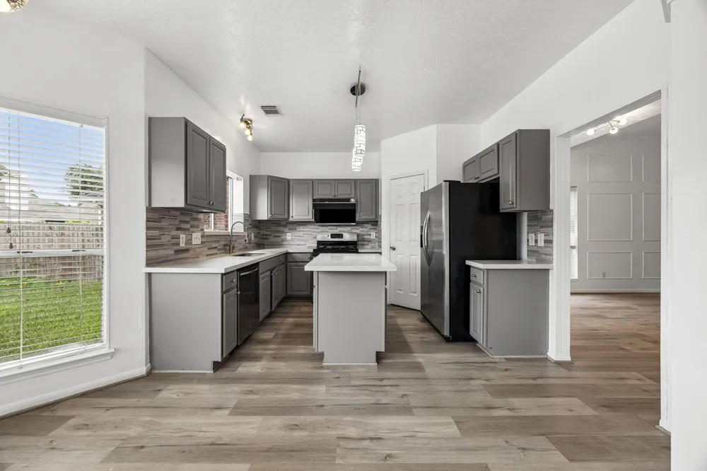 12206 Meadow Park Court Meadows Place, TX 77477