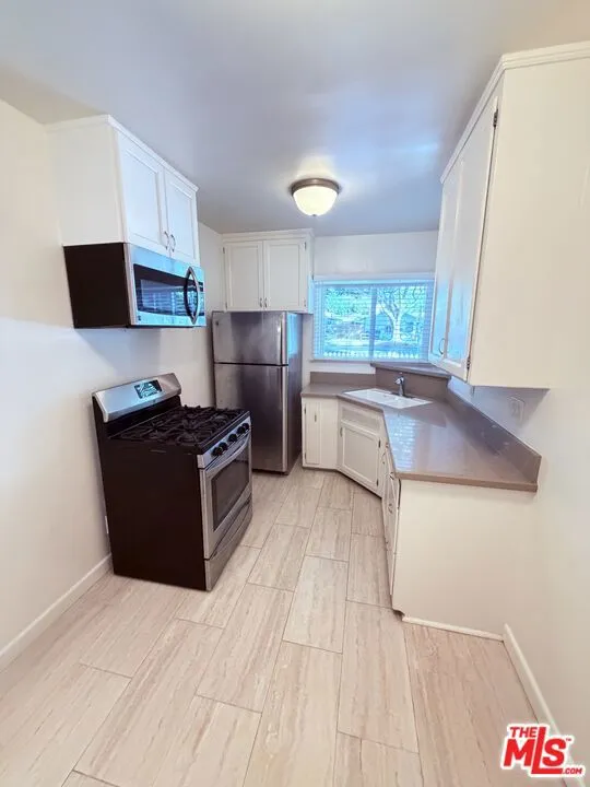 2301 14th Street #B Santa Monica, CA 90405