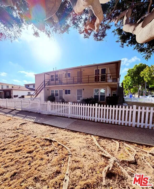 2301 14th Street #B Santa Monica, CA 90405