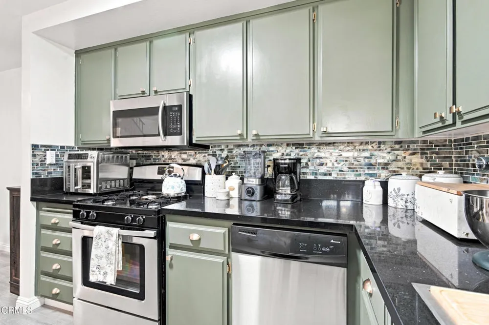 884 Endicott Drive Claremont, CA 91711