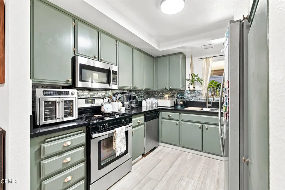 884 Endicott Drive Claremont, CA 91711