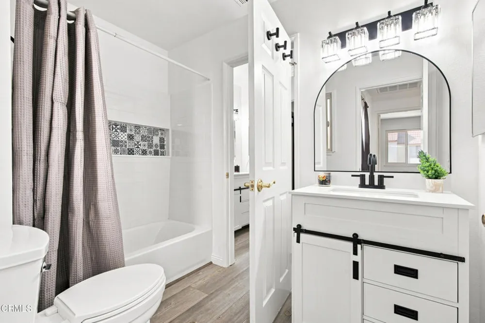 884 Endicott Drive Claremont, CA 91711