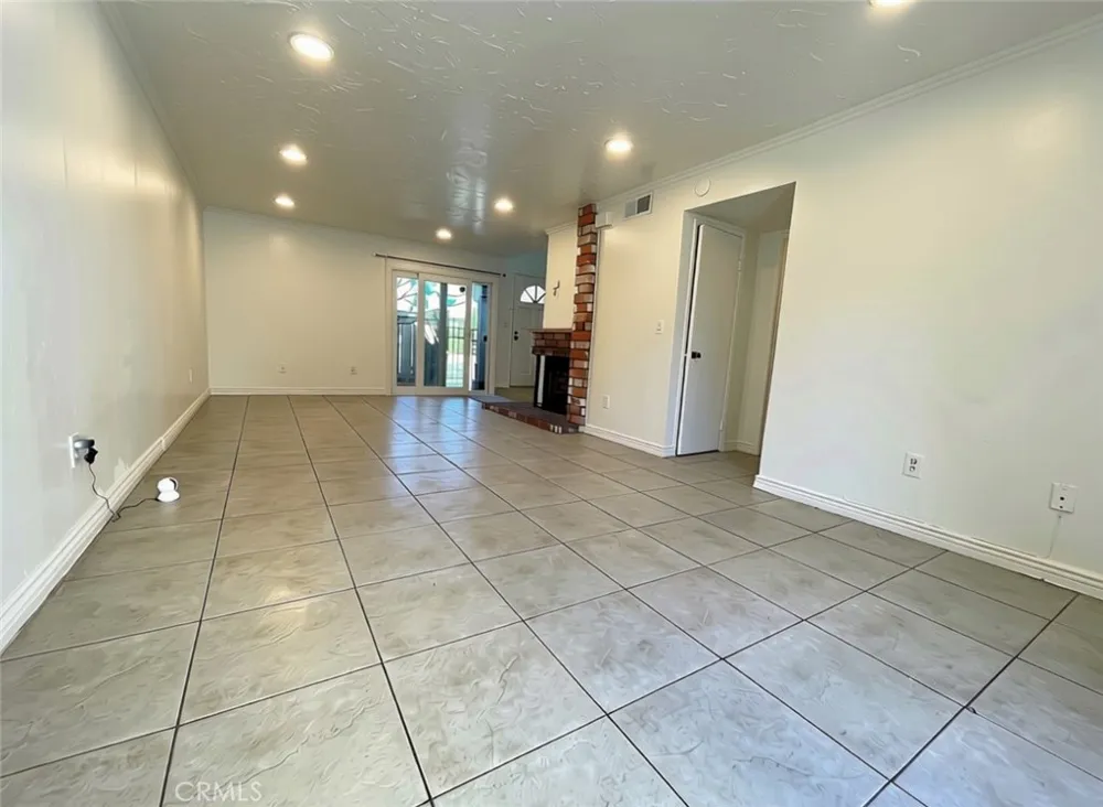 4526 Heil Huntington Beach, CA 92649