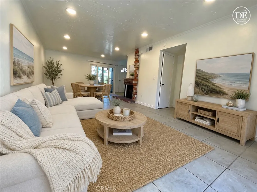 4526 Heil Huntington Beach, CA 92649