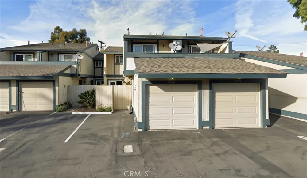 4526 Heil Huntington Beach, CA 92649