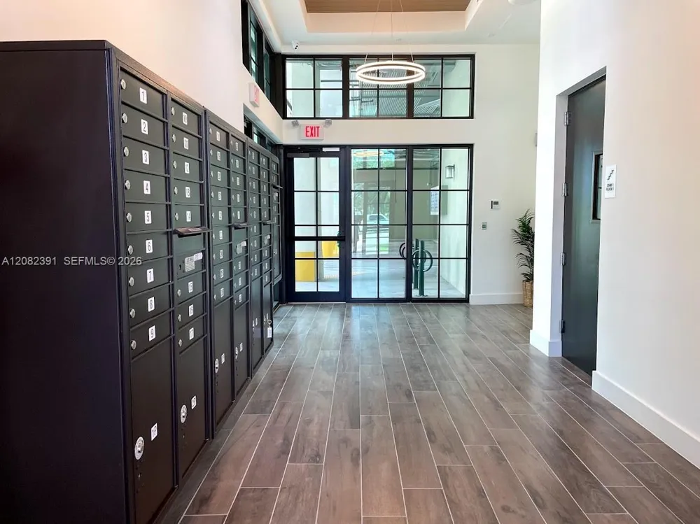 4100 SW 64th Ave #204 Davie, FL 33314