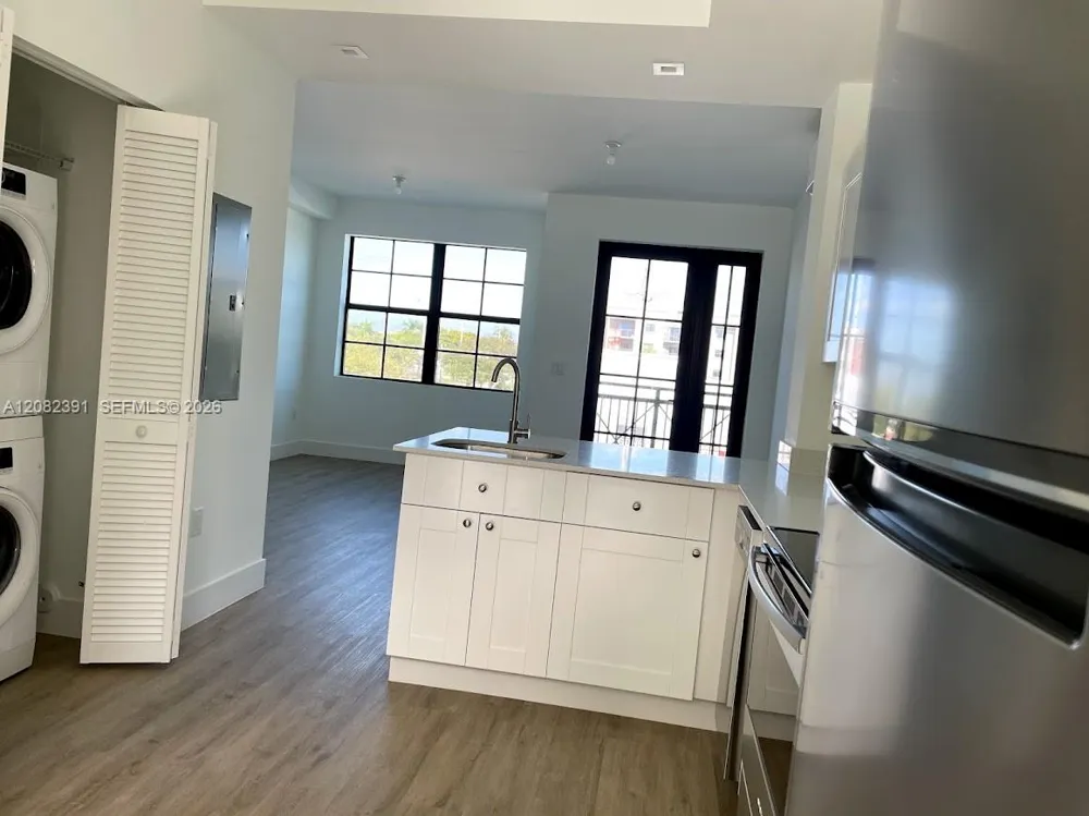 4100 SW 64th Ave #204 Davie, FL 33314