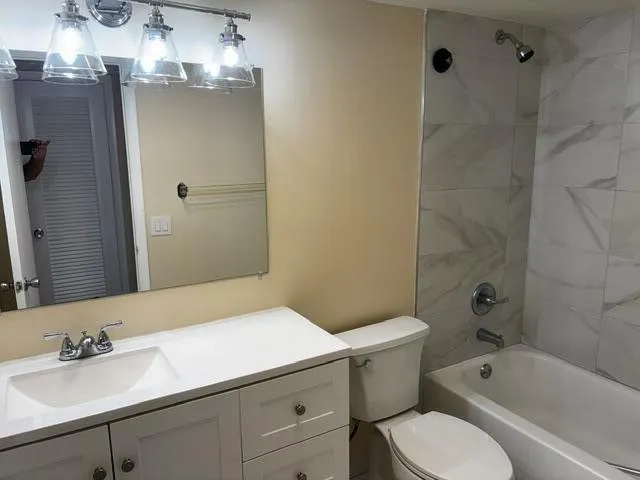 4411 TREVI COURT #305 Lake Worth, FL 33467